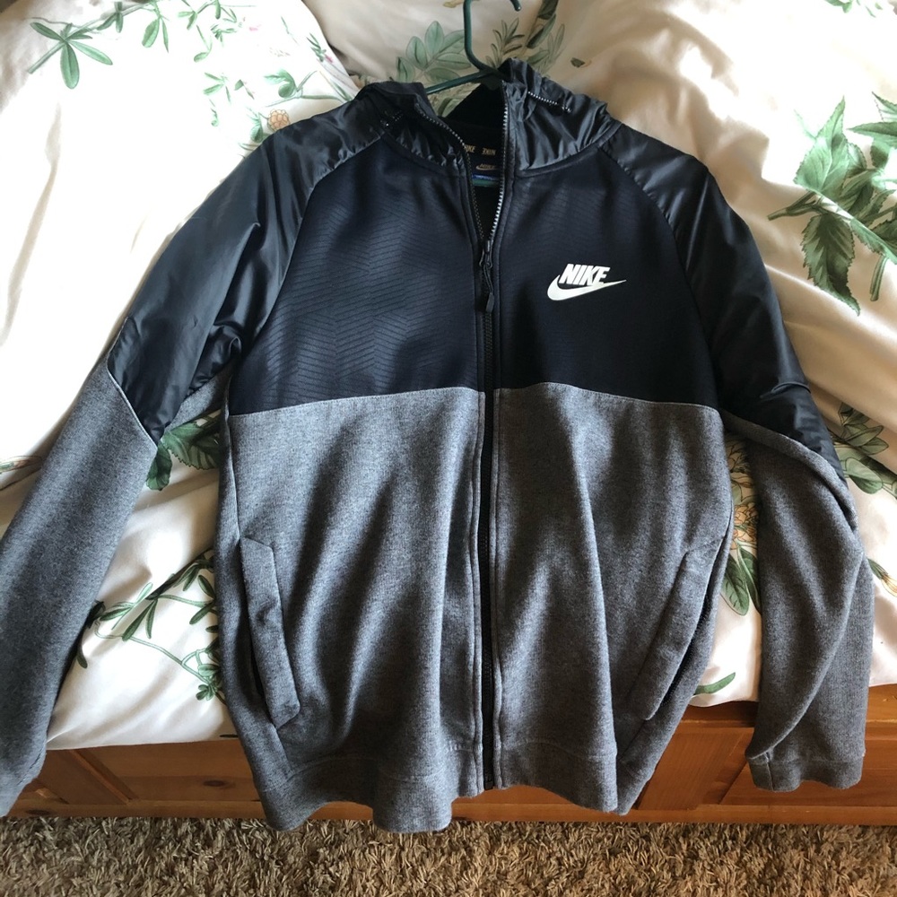 NWOT Nike Zip-Up